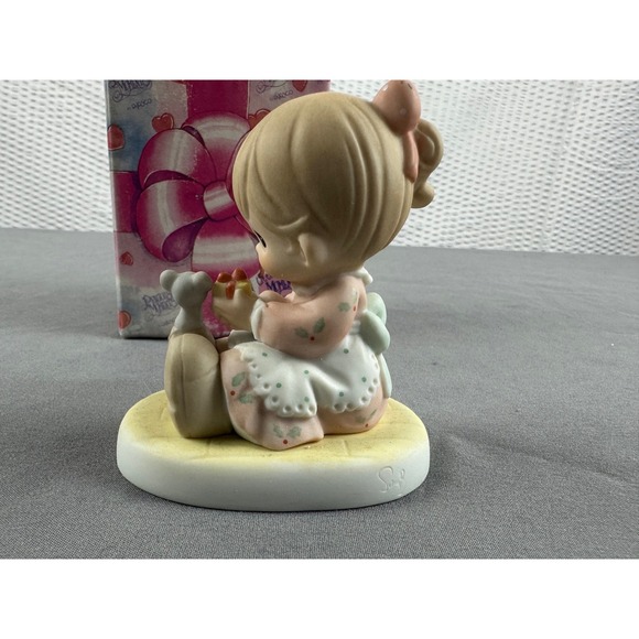 Enesco Precious Moments Sharing the Season‎ with You 3" Porcelain Figure 2001 - Picture 2 of 6